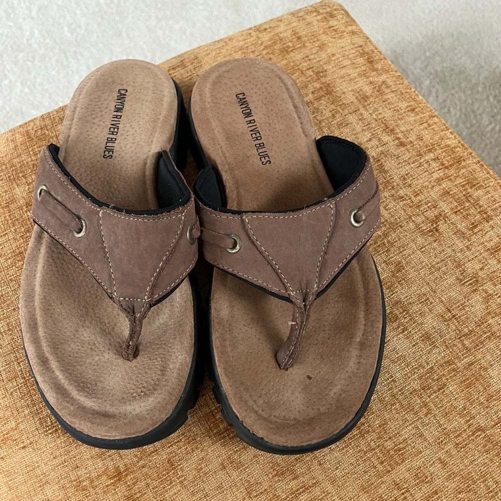 Size 10 Canaan River blues, I only wore once or twice like brand new.